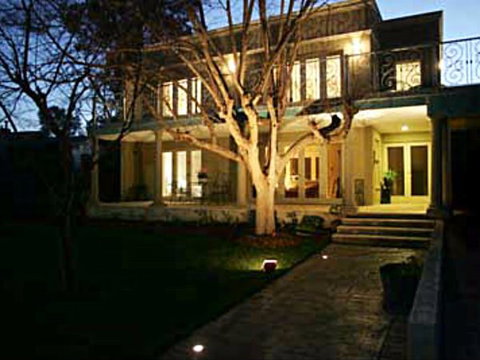 Via Bella Vista - Accommodation Newcastle 0