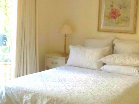 Via Bella Vista - Accommodation Newcastle 2