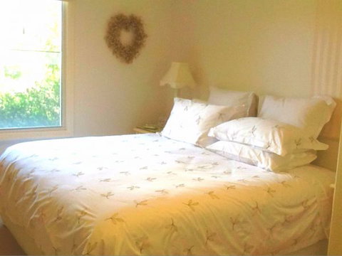 Via Bella Vista - Accommodation Newcastle 3