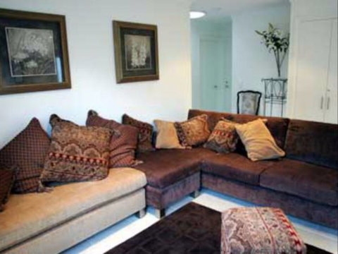 Via Bella Vista - Accommodation Newcastle 6