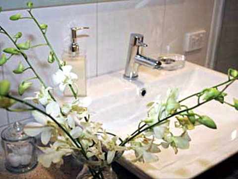 Via Bella Vista - Accommodation Newcastle 8