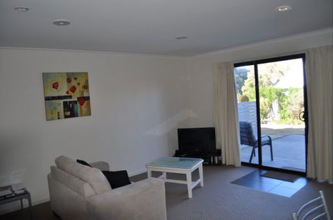 Warrakilla - Accommodation Newcastle 4