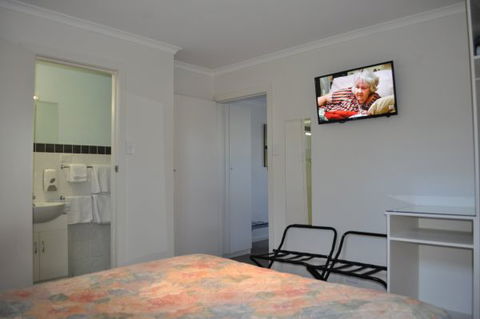 Warrakilla - Accommodation Newcastle 6