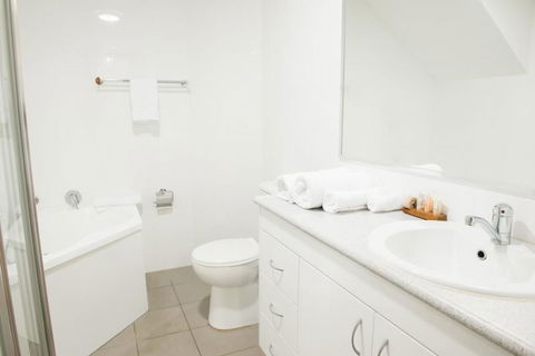 Copacabana Shores - Accommodation Newcastle 13
