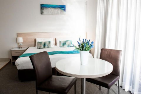 Copacabana Shores - Accommodation Newcastle 6