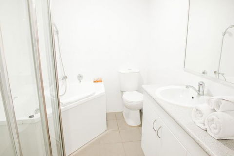 Copacabana Shores - Accommodation Newcastle 8