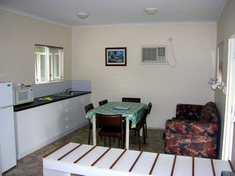 Batchelor Holiday Park - Accommodation Newcastle 1