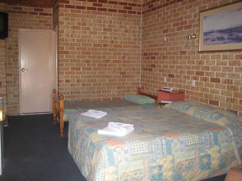 Beenleigh Village Motel - Accommodation Newcastle 2