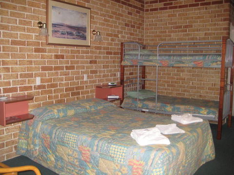 Beenleigh Village Motel - Accommodation Newcastle 3