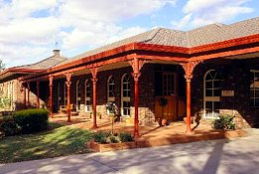Quality Hotel Lakeside - Accommodation Newcastle 3