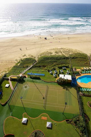 Breakers North - Absolute Beach Front Holiday Apartments - Accommodation Newcastle 1