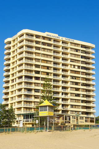 Breakers North - Absolute Beach Front Holiday Apartments - Accommodation Newcastle 3