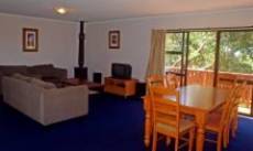 Bucks Point House - Accommodation Newcastle 2