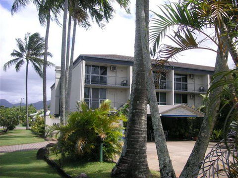 Cairns Holiday Lodge - Accommodation Newcastle 0