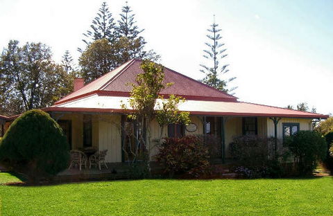 Christian's Of Bucks Point - Accommodation Newcastle 0