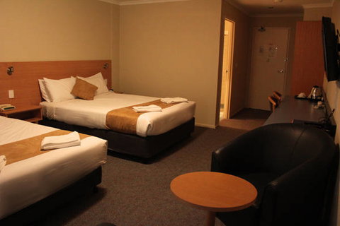 Ciloms Airport Lodge - Accommodation Newcastle 0
