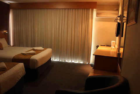 Ciloms Airport Lodge - Accommodation Newcastle 4