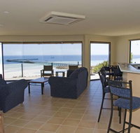 Cliff House Beachfront Villas - Accommodation Newcastle