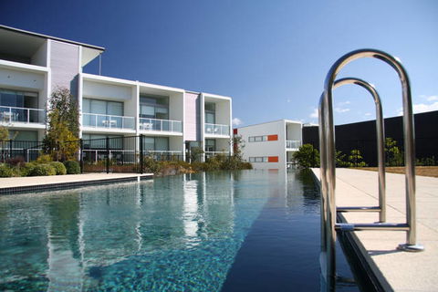 Coast Resort - Accommodation Newcastle 4