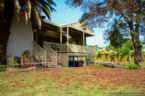 Cooinda View Bed & Breakfast - Accommodation Newcastle 0