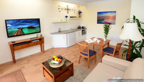 Cooinda View Bed & Breakfast - Accommodation Newcastle 7