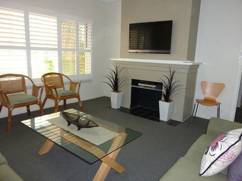 Country Apartments - Accommodation Newcastle 1