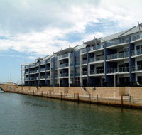 Dolphin Quay Apartment Hotel - Accommodation Newcastle
