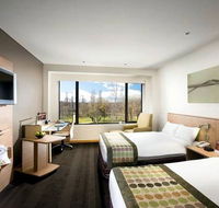 Crowne Plaza Canberra - Accommodation Newcastle