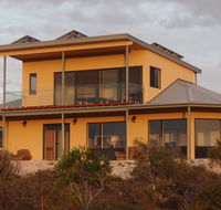 Dolphin Holiday House - Accommodation Newcastle