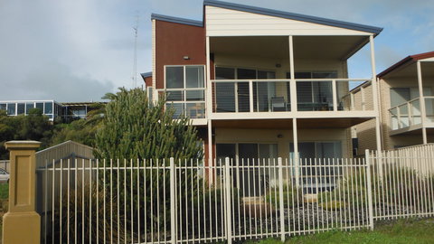 Tigh Na Mara - Accommodation Newcastle 0