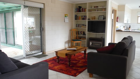 Blanche Place - Accommodation Newcastle 0