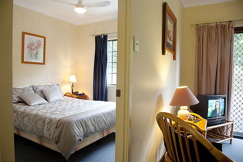 Flaxton Country Lodge Motel QLD P/L - Accommodation Newcastle 2