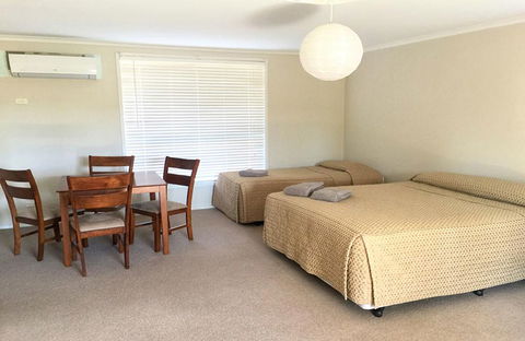 Gosford Palm Motor Inn  - Accommodation Newcastle 4