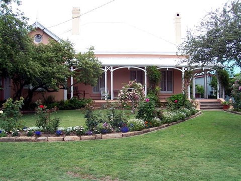 Guy House B&B - Accommodation Newcastle 0