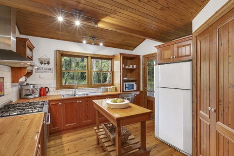 Lavender Manor And Majestic - Accommodation Newcastle 8