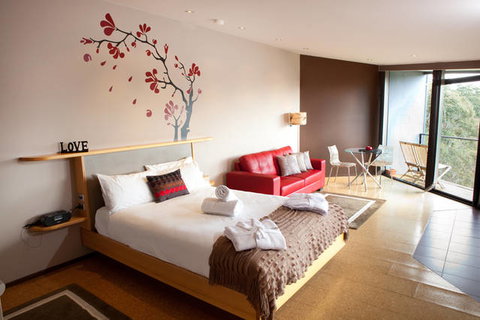 Eagle View Escape - Accommodation Newcastle 1