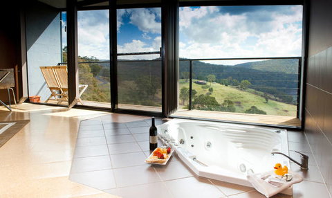 Eagle View Escape - Accommodation Newcastle 2