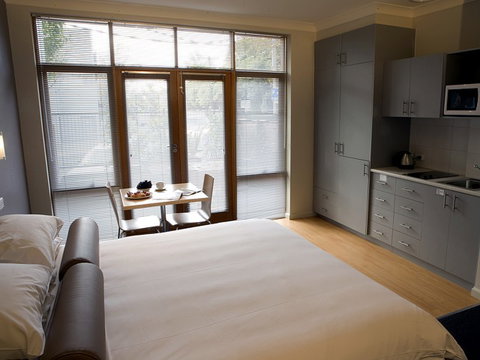 Easystay @ Acland St - Accommodation Newcastle 0