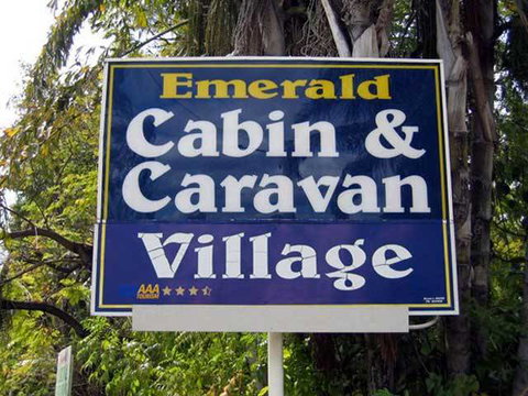 Emerald Cabin & Caravan Village - Accommodation Newcastle 1