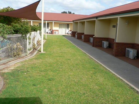 Emerald Explorers Inn - Accommodation Newcastle 3