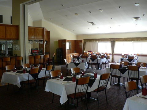 Emerald Explorers Inn - Accommodation Newcastle 6