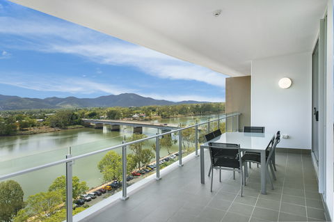 Empire Apartment Hotel - Accommodation Newcastle 0