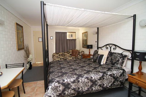 Esk Wivenhoe Motor Inn - Accommodation Newcastle 2