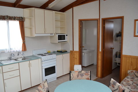 Euston Club Cabin Resort - Accommodation Newcastle 5