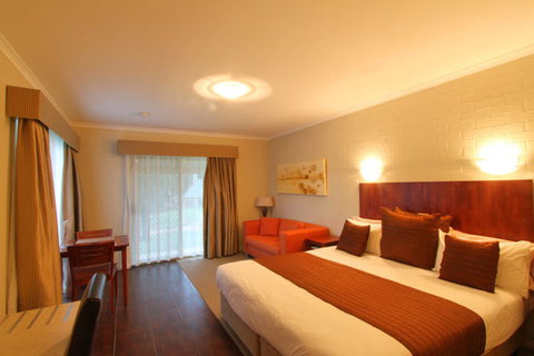 Euston Club Cabin Resort - Accommodation Newcastle 6