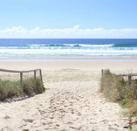 Golden Riviera Beach Resort - Accommodation Newcastle