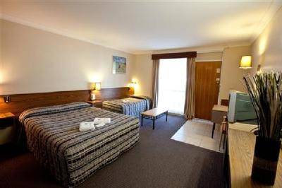 Golden West Motor Inn - Accommodation Newcastle 1