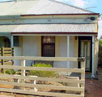 Harriett's Cottage Accommodation Clyde's Cottage - Accommodation Newcastle