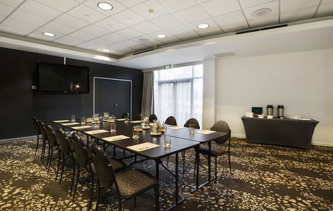 Holiday Inn Melbourne Airport - Accommodation Newcastle 3