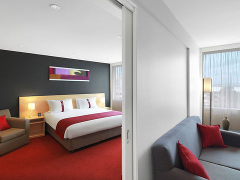 Holiday Inn Melbourne Airport - Accommodation Newcastle 6